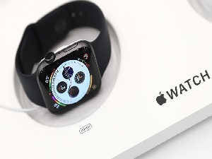 apple-watch-saatlarinda-tehlukeli-bosluq-askar-edilib